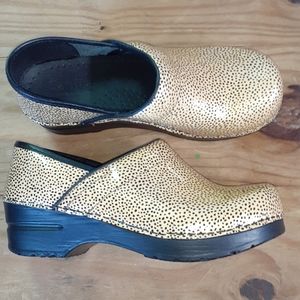 Sanita Women's Clogs Size 36/ US 6